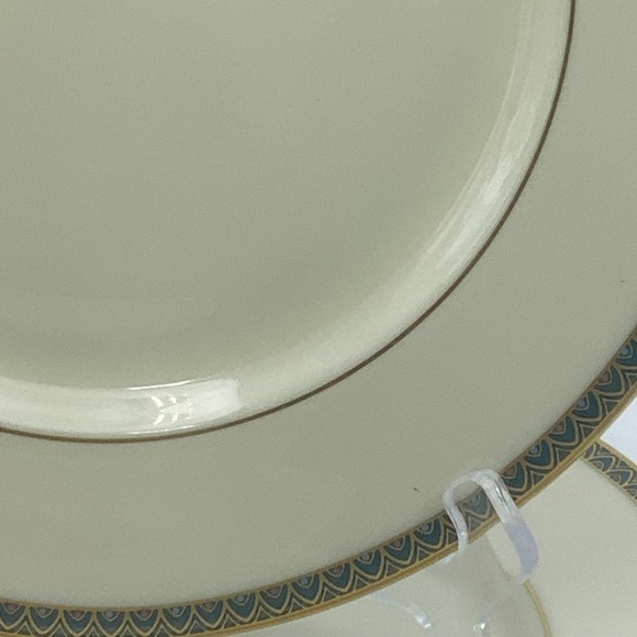 Two Vintage Lenox Patriot Dinner Plates - Picture 7 of 11